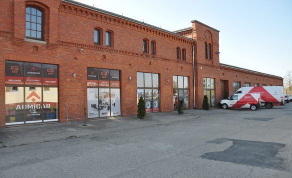 Zdjęcia sklep samochodowy Armicar w Gniezno 